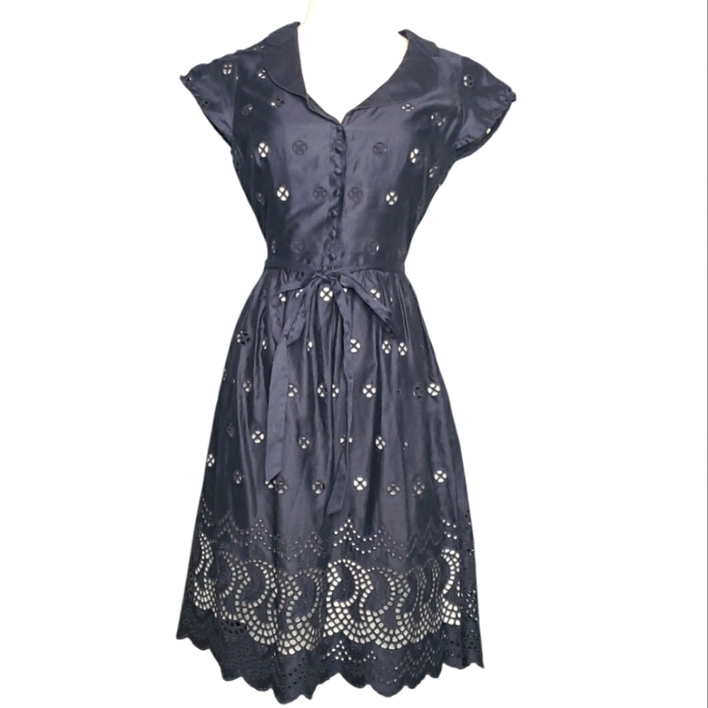 Ann Taylor Eyelet Lace Dress 4 Laser-cut Scalloped Retro MCM Cocktail Cocquett